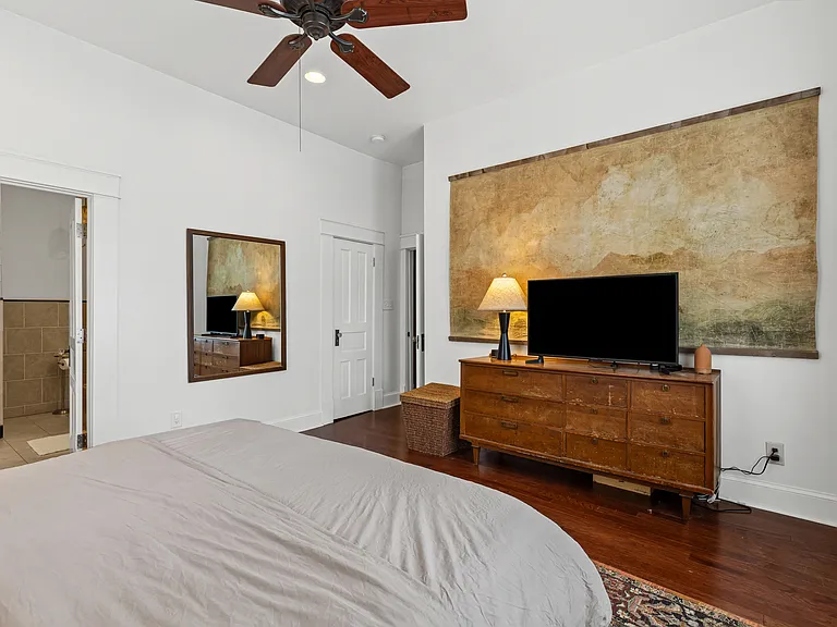 2260 Fairmount Ave — Photo 21