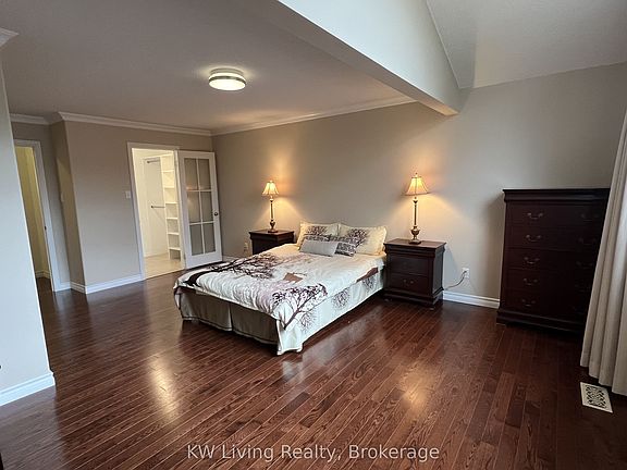 3rd image of 28 Parkinson Rd E