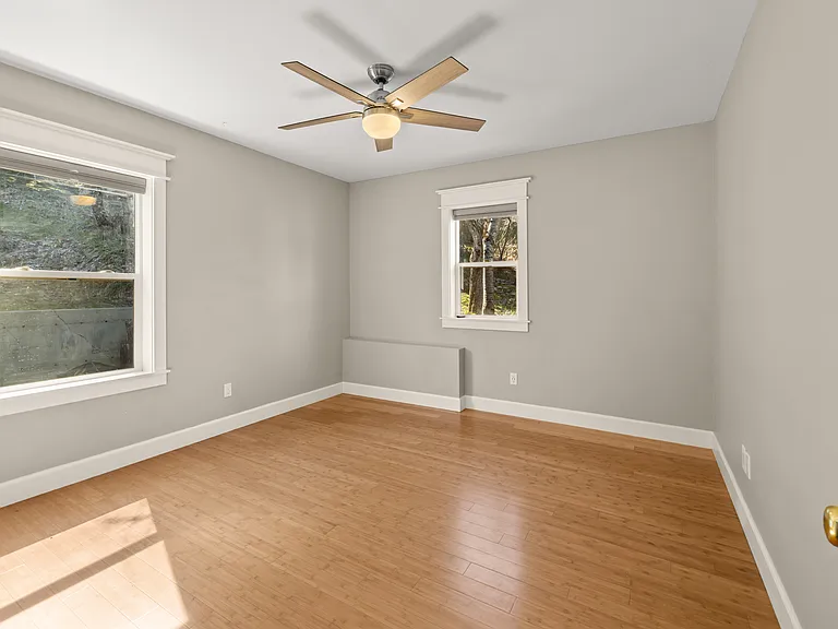 109 S 5th Street Aly — Photo 2
