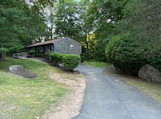 151 Fans Rock Rd, Hamden, CT 06518