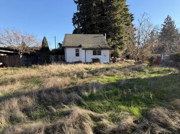 1114 Lincoln St, Oregon City, OR 97045