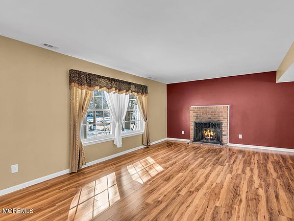 5th image of 169 Shenandoah Boulevard