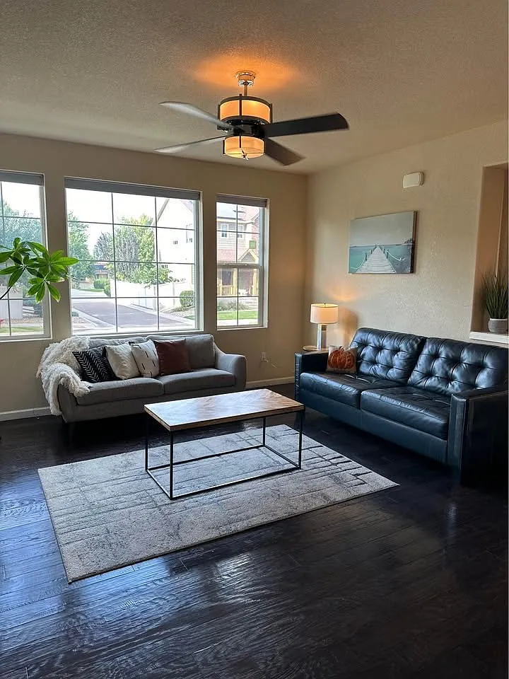 4 bed, 2617 sqft, $1,225 — Photo 1
