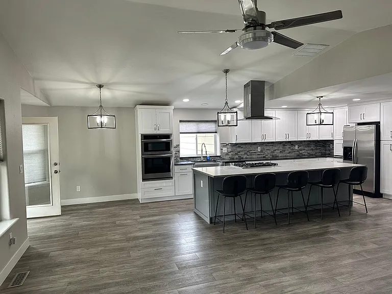 Kitchen/Dining