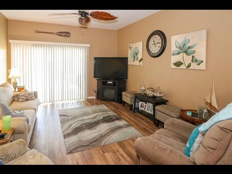 102 B — Photo 4