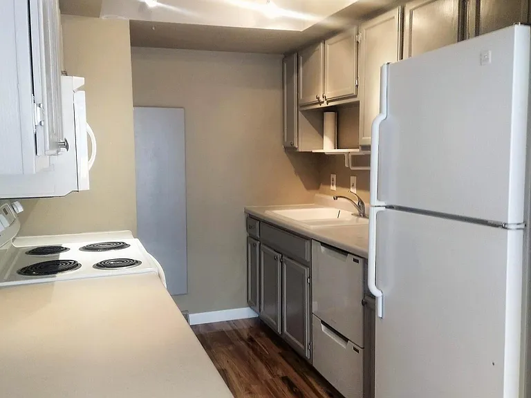6845 E Arizona Ave #D — Photo 3