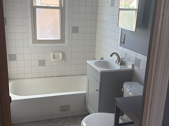 5th image of 6182 N 36th St