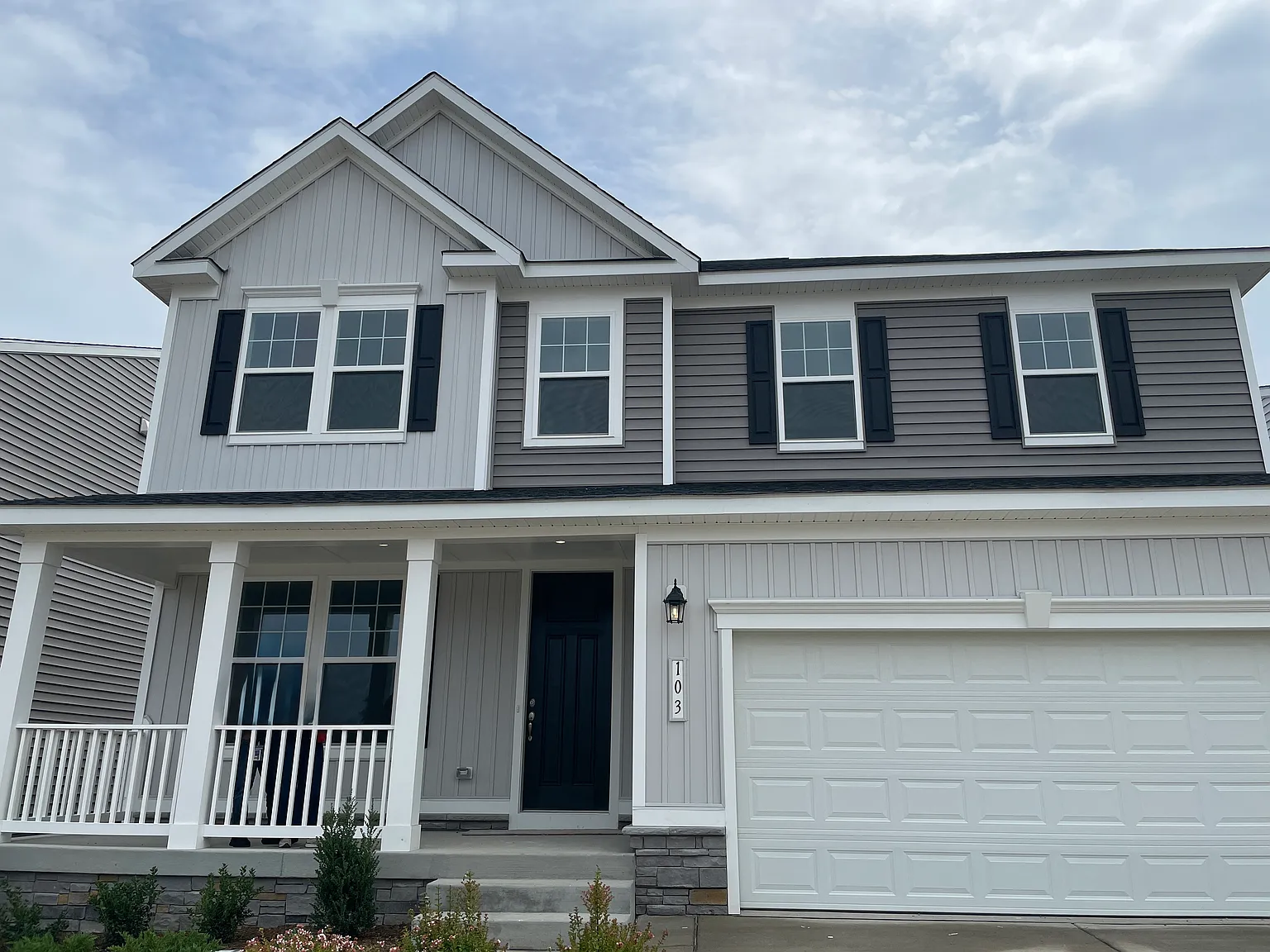4 bed, 2.5 bath, 3162 sqft, $2,900 — Photo 2