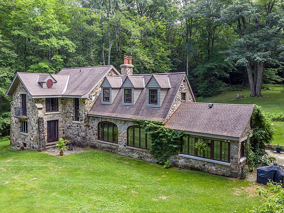 299 Great Hollow Road