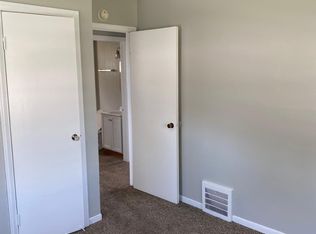 13213 Kerr St, Southgate, MI 48195