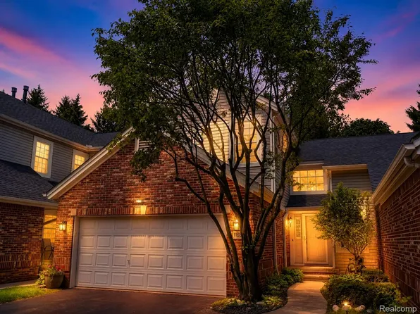 1168 Fairways Blvd, Troy, MI 48085