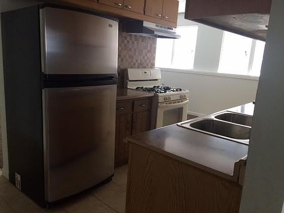 5th image of 530 Knox Ave N #1