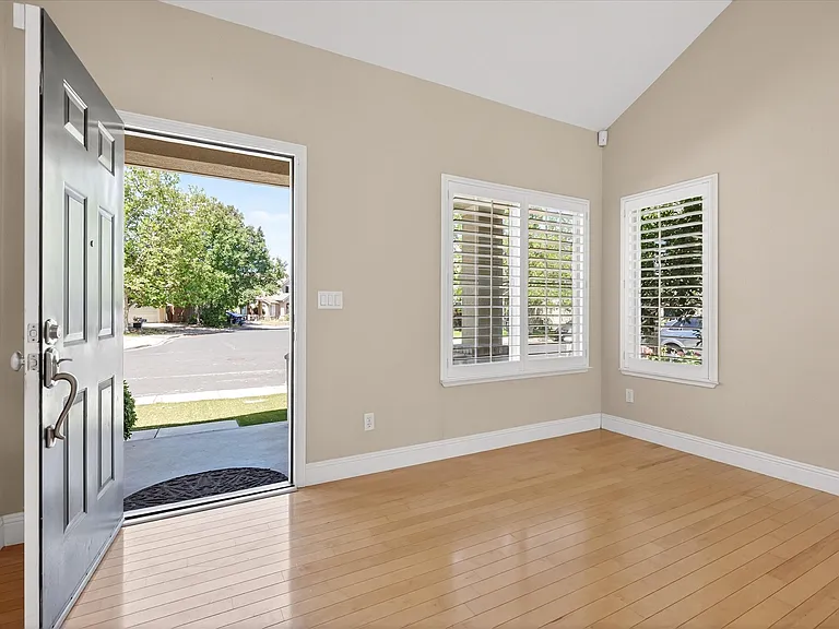 2056 Olivia Ct — Photo 5