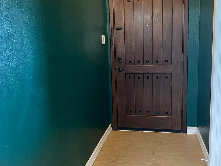 Bastille Ave — Photo 21