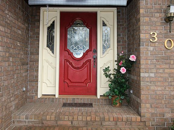 3rd image of 302 N Park Dr