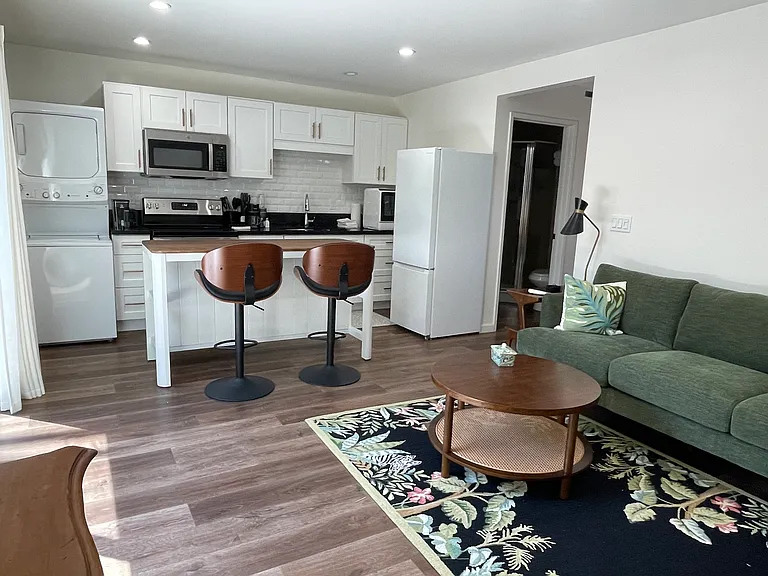 5138 S Hillcrest Dr — Photo 1