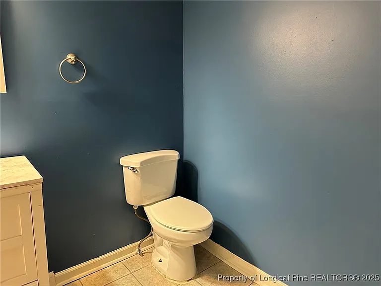 209 Spears Dr — Photo 3