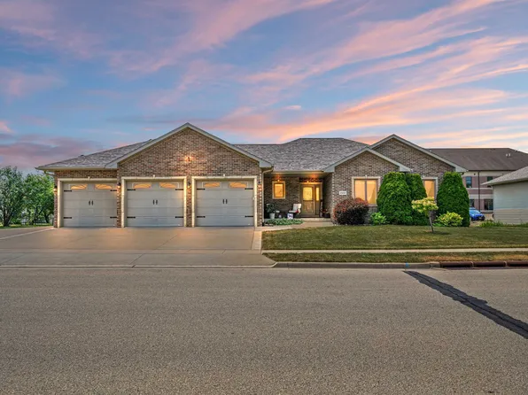 2411 Millstone Dr, Dubuque, IA 52002
