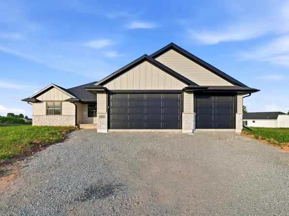 575 Emerald Isle Ct, Wrightstown, WI 54180