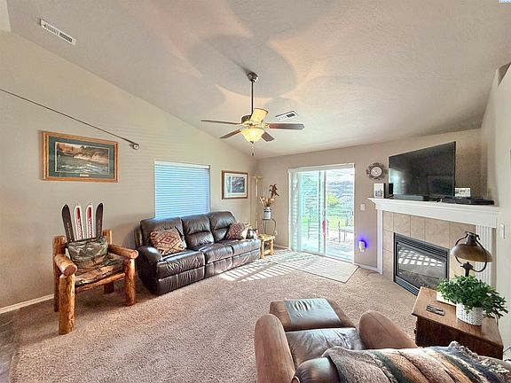 5th image of 2104 S Kellogg Pl