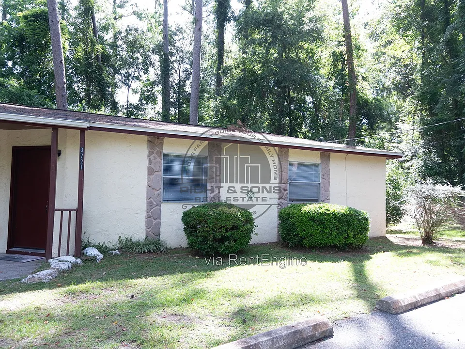 3721 Maria Cir