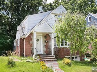 84 Knapp Pl, Englewood, NJ 07631