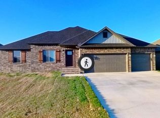 852 Sugar Loaf St, Prairie Grove, AR 72753