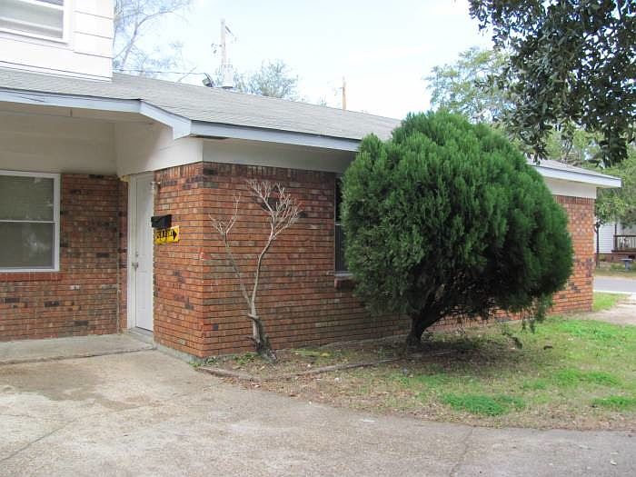 1st image of 807 Hardy Ave APT 1