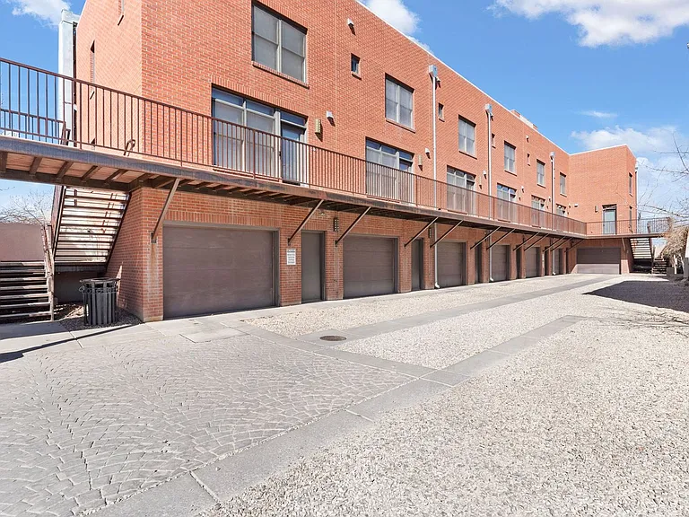316 Broadway Blvd NE — Photo 28
