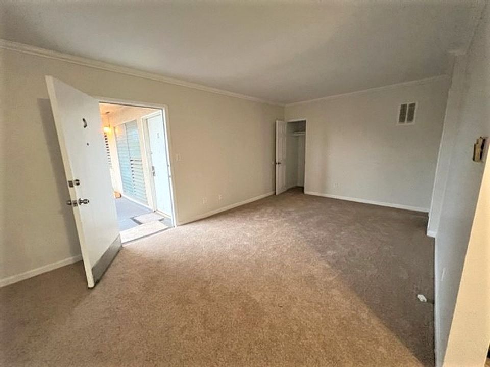 11817 1/2 VICTORY BLVD North Hollywood CA | Zillow