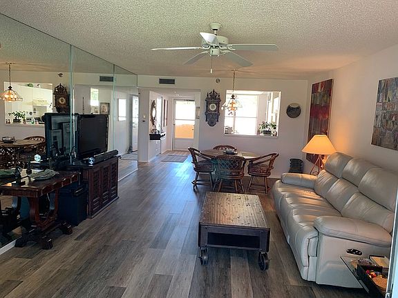 Living Room/ Dining Room
