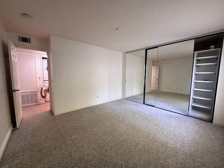 5541 Shasta Ln #210 — Photo 8