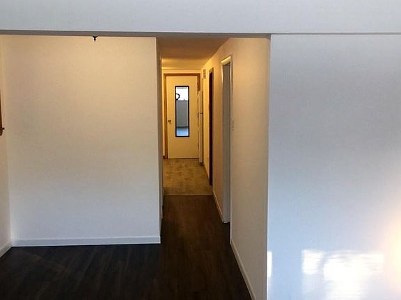 5th image of 6022 W Montrose Ave
