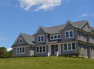 14 Phipps Pl, Tinton Falls, NJ 07724
