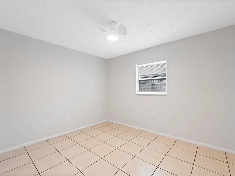 5431 Beach St #5431 — Photo 14