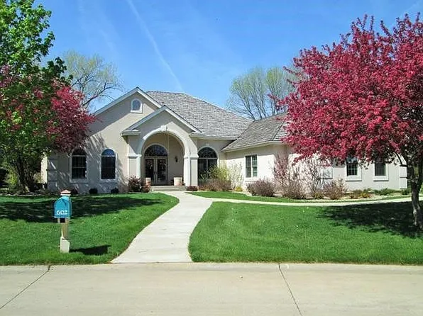 602 E Saint Andrews Cir, North Sioux City, SD 57049