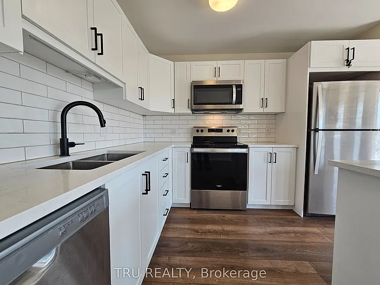 146 Wallace St — Photo 8