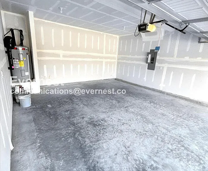 233 W Grover St — Photo 13