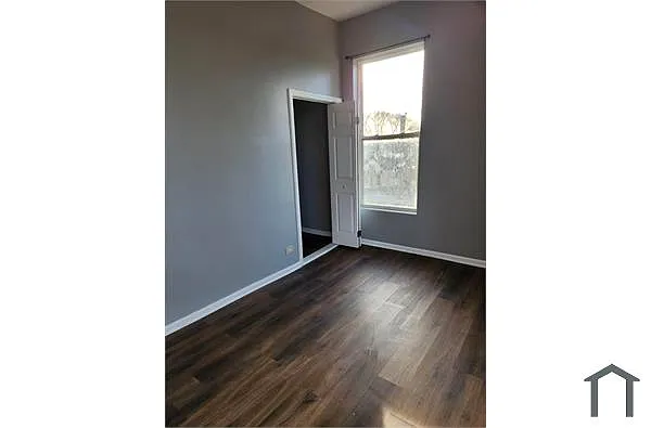 Building Photo - 6530 S Union Ave #3