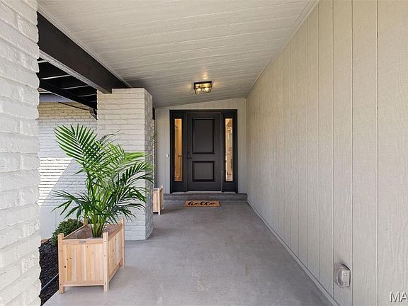 5th image of 138 Greentrails Dr S
