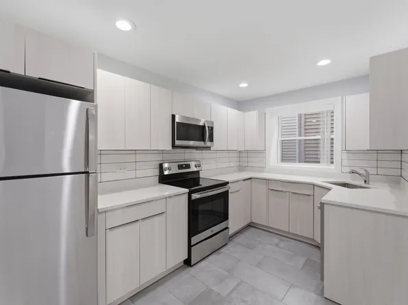 7630 - 38 N Eastlake Ter