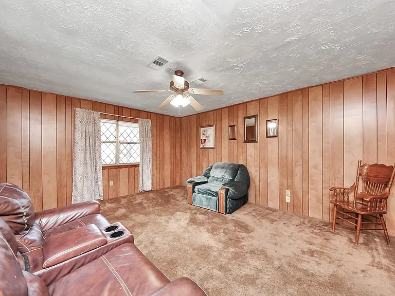 535 Pampa St — Photo 16