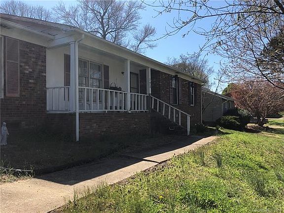 3rd image of 122 Danbury Ln