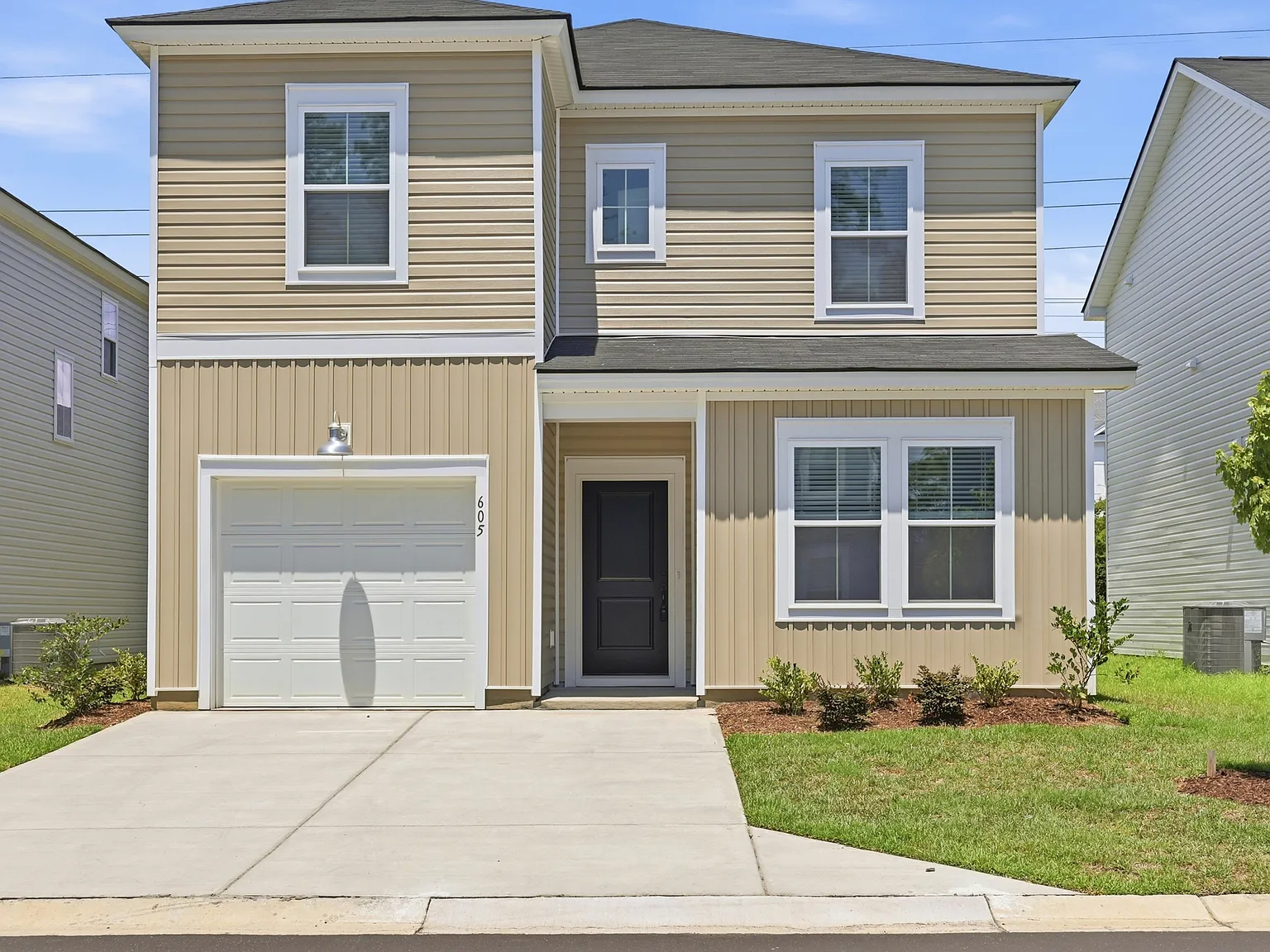 4 bed, 2.5 bath, 1835 sqft, $2,550 — Photo 2