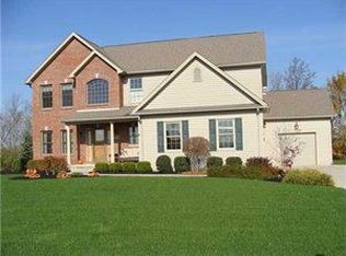 6964 Sandpiper Ct, North Tonawanda, NY 14120