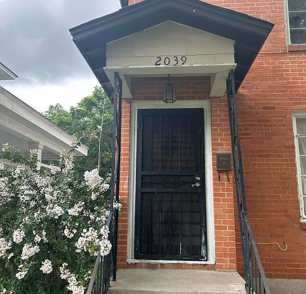 2039 W Mulberry Ave — Photo 2