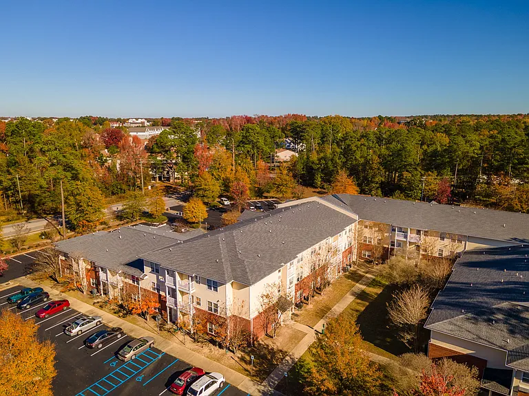Experience convenient living with ample parking and beautiful landscaping in our Columbia community, professionally operated by Highlands Vista Group.