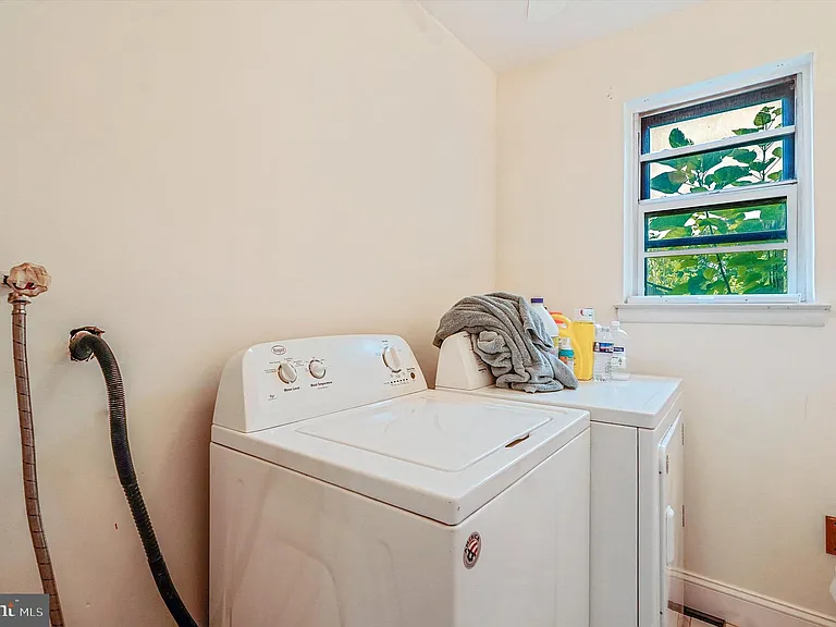 212 E Lafayette Ave — Photo 22