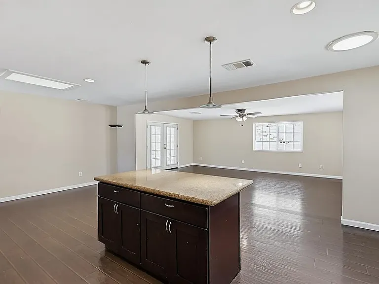 465 Meadowbrook Dr — Photo 15