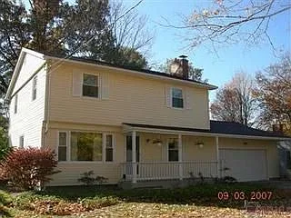 8548 Squires Ln NE photo 1